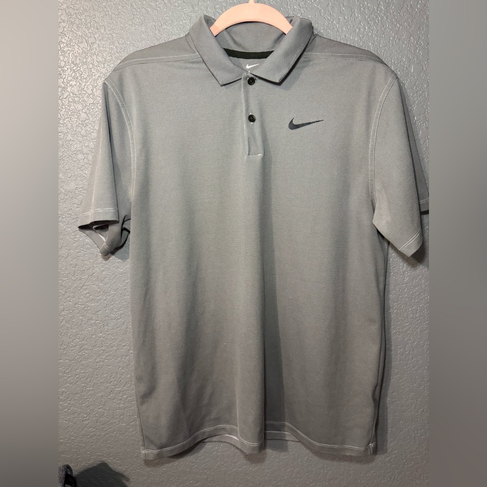 Men’s Nike Dri-Fit Golf Polo Size M